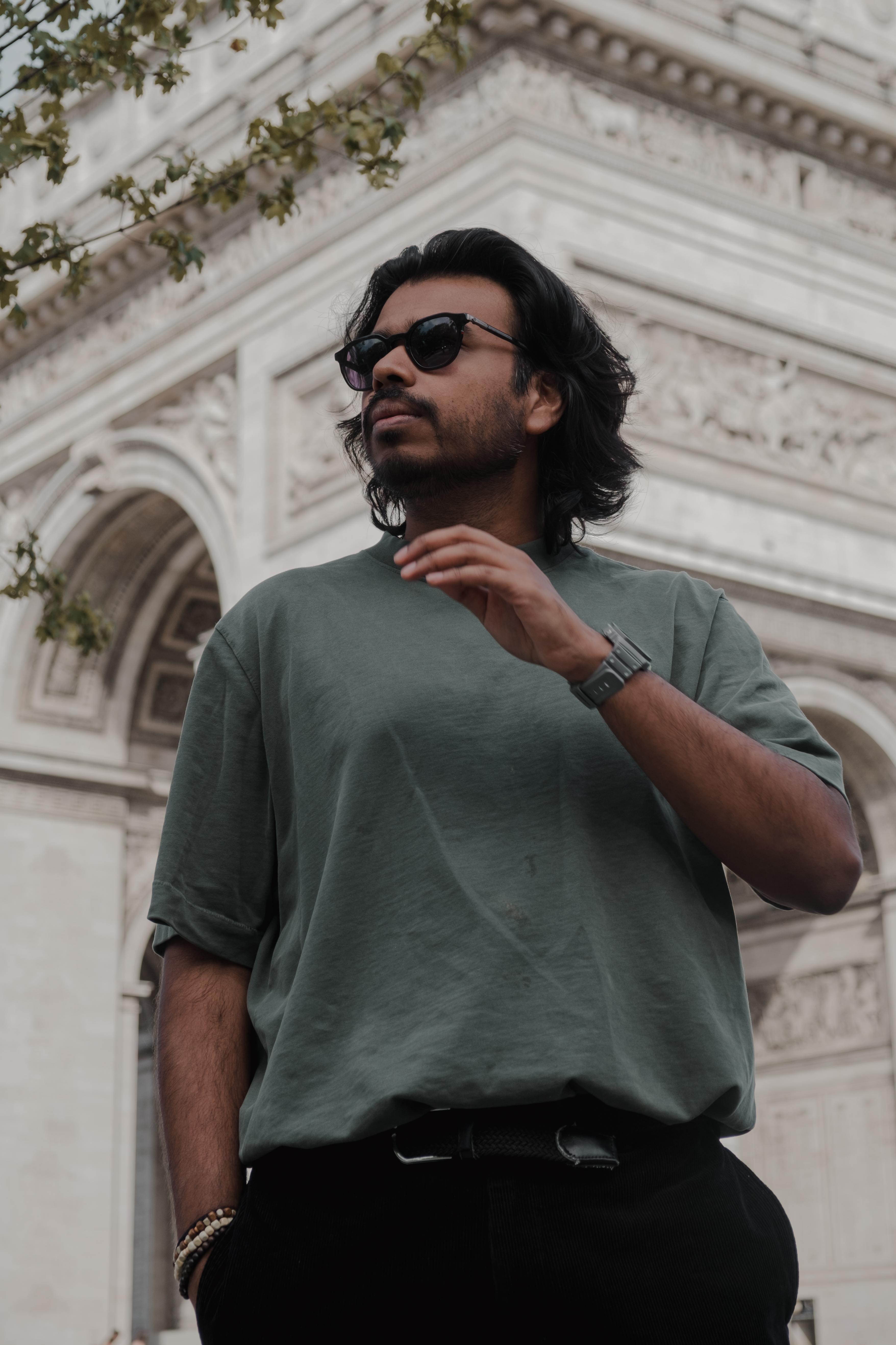 Portrait devant l'Arc de Triomphe